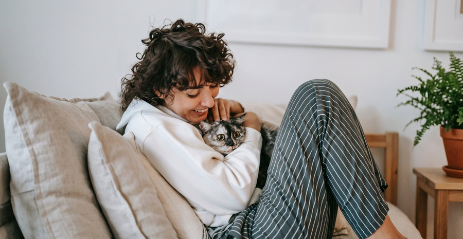 How Does Bentonite Clay Work for Dogs and Cats
