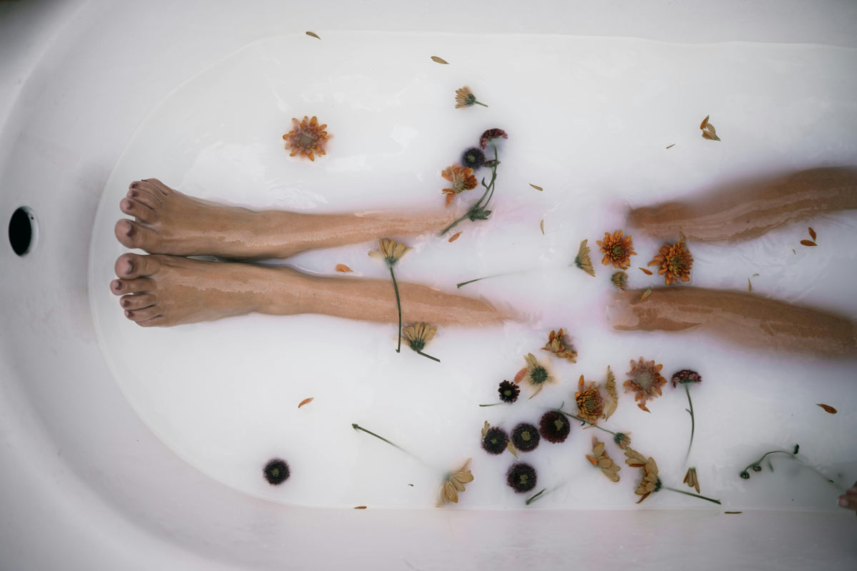 The Benefits of a Bentonite Clay Bath: A Guide to Intentional Full-Body Rituals